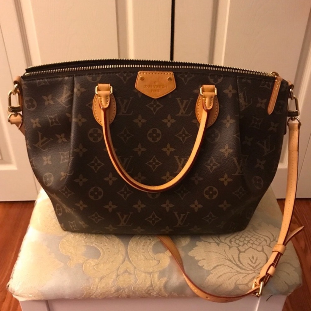 SOLD!!!! Authentic Louis Vuitton Turrene MM